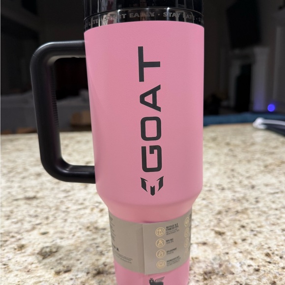 Stanley Pink Messi Goat Quencher H2.0 Tumbler with Handle - Picture 2 of 3